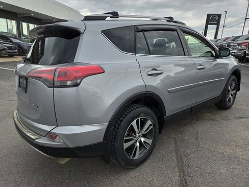 Used 2018 Toyota RAV4 XLE image 5