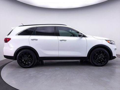 Used 2019 Kia Sorento S FWD image 39