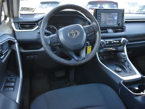 Used 2021 Toyota RAV4 LE image 16