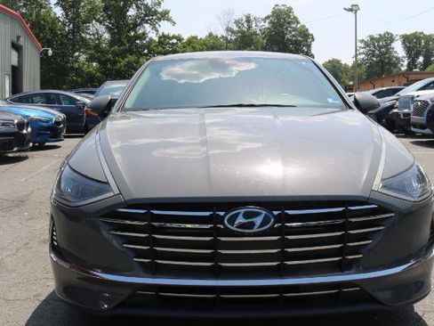 Used 2021 Hyundai Sonata SE FWD image 2