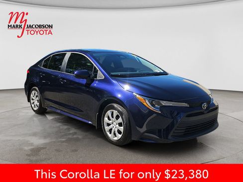 Used 2025 Toyota Corolla LE FWD image 5