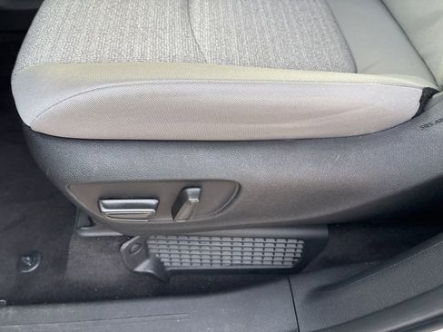 Used 2026 Toyota Sienna LE FWD image 15