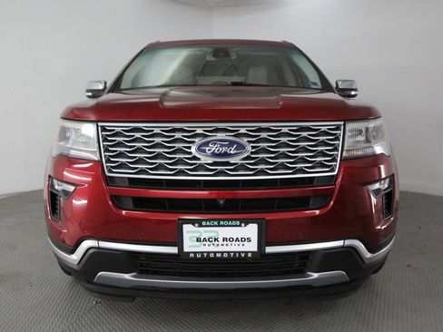 Used 2018 Ford Explorer Platinum AWD/4WD image 2