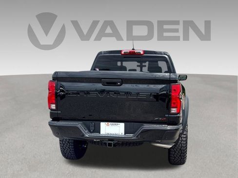 Used 2026 Chevrolet Colorado ZR2 w/ Technology Package AWD/4WD image 23