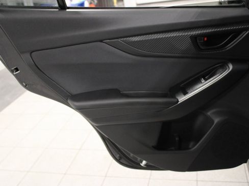 Used 2018 Subaru Crosstrek 2.0i Premium w/ Moonroof Package image 18