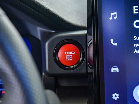 Used 2024 Toyota Tacoma TRD Sport w/ TRD Sport Upgrade Package image 25