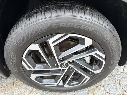 Used 2025 Hyundai Tucson Limited FWD image 12