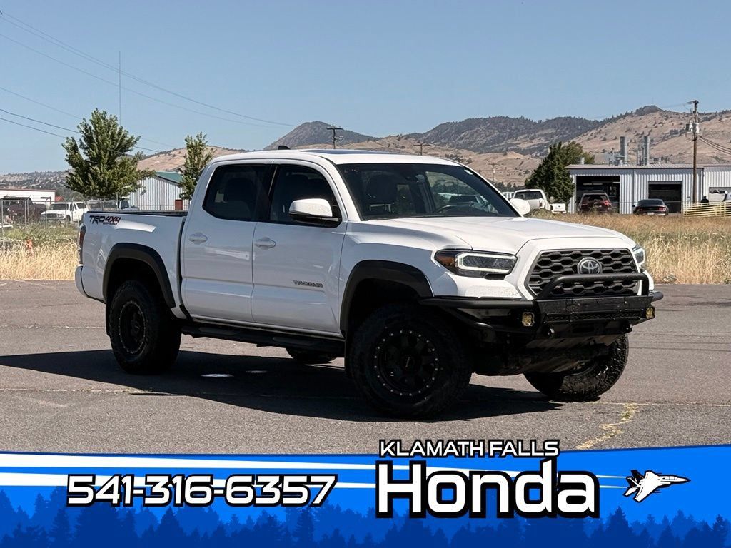 Used 2021 Toyota Tacoma TRD Off-Road w/ TRD Premium Off Road Package AWD/4WD image 1