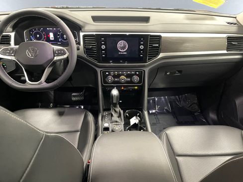 Used 2023 Volkswagen Atlas SE image 6
