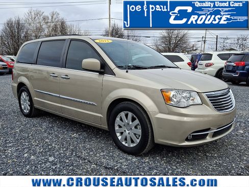 Used 2015 Chrysler Town & Country Touring w/ Driver Convenience Group image 1