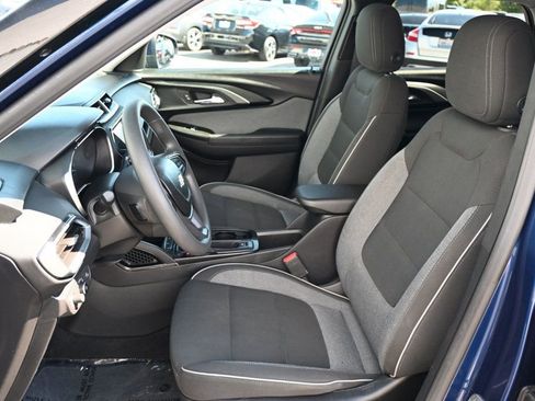 Used 2022 Chevrolet TrailBlazer LT w/ Convenience Package image 14