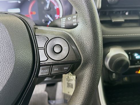Used 2024 Toyota RAV4 LE FWD image 17