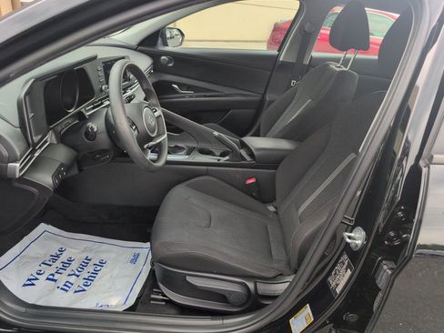 Certified 2023 Hyundai Elantra SE FWD image 10