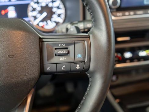 Used 2025 Nissan Rogue SV w/ SV Premium Package image 28