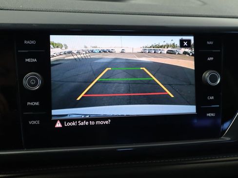 Used 2022 Volkswagen Taos SEL w/ Panoramic Sunroof Package image 15