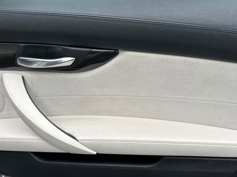 Used 2011 BMW Z4 sDrive35i image 17