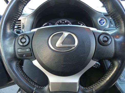 Used 2017 Lexus CT 200h image 64