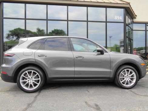 Used 2022 Porsche Cayenne AWD/4WD image 4