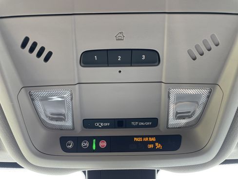 Used 2020 Chevrolet Equinox LT FWD image 37