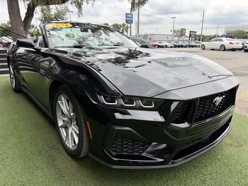 Used 2024 Ford Mustang GT Premium RWD image 3