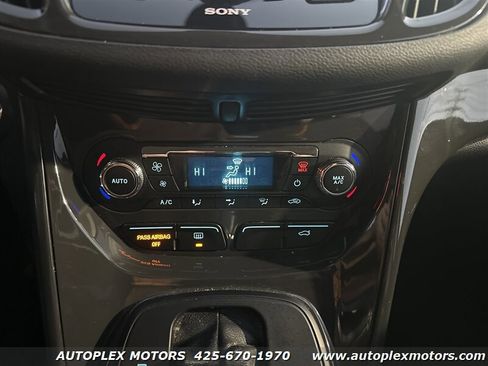 Used 2015 Ford Escape Titanium image 25