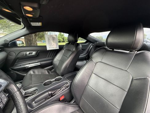 Used 2021 Ford Mustang GT Premium RWD image 11