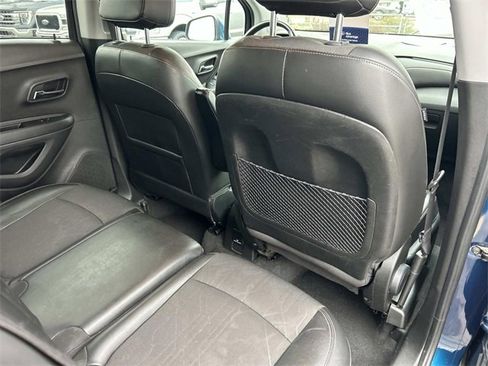 Used 2020 Chevrolet Trax LT w/ Driver Confidence Package image 23