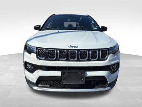 Used 2024 Jeep Compass Limited image 9