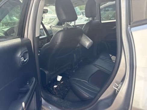 Used 2018 Jeep Compass Latitude w/ Popular Equipment Group AWD/4WD image 11