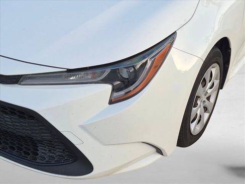 Used 2020 Toyota Corolla LE FWD image 7