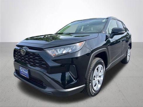 Used 2019 Toyota RAV4 LE w/ Carpet Mat Package AWD/4WD image 2