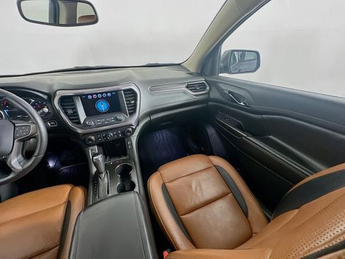 Used 2019 GMC Acadia SLT AWD/4WD image 12