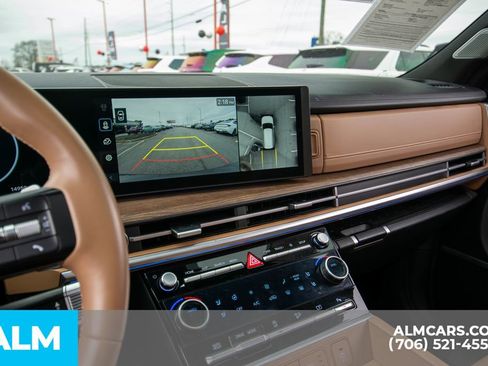 Used 2024 Hyundai Santa Fe Limited image 24