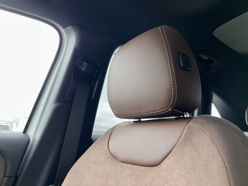 Certified 2025 Mercedes-Benz GLA 250 4MATIC image 44