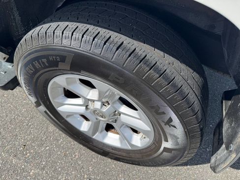 Used 2017 Toyota 4Runner SR5 Premium image 12