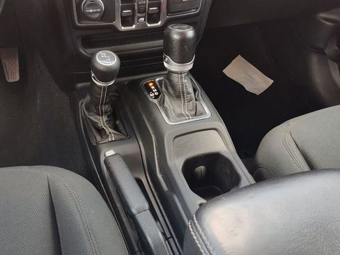 Used 2021 Jeep Wrangler Unlimited Sahara image 21