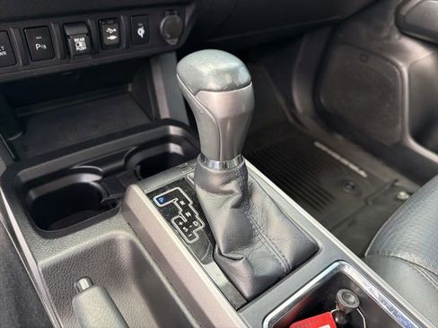 Used 2019 Toyota Tacoma Limited image 21