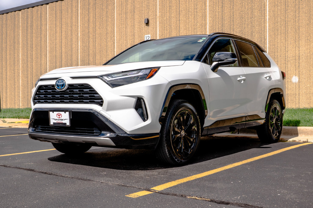 Used 2023 Toyota RAV4 XSE w/ XSE Grade Weather Package AWD/4WD image 4