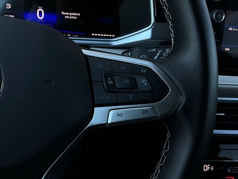 Used 2025 Volkswagen Taos SE image 36