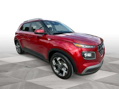 Used 2025 Hyundai Venue SEL FWD image 2