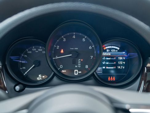 New 2026 Porsche Macan AWD/4WD image 15