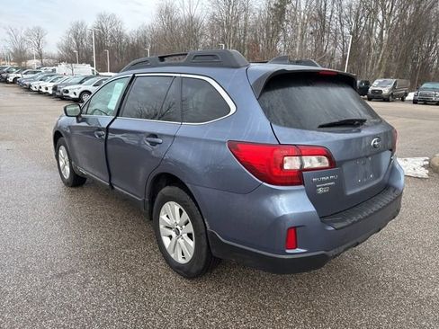 Used 2017 Subaru Outback 2.5i Premium image 5