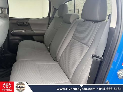 Used 2020 Toyota Tacoma SR5 AWD/4WD image 17