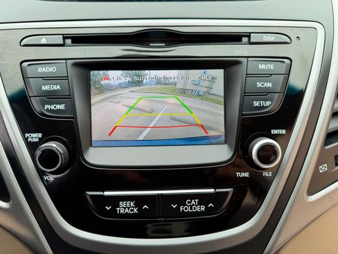 Used 2014 Hyundai Elantra Limited FWD image 27