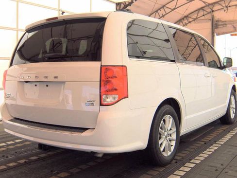 Used 2019 Dodge Grand Caravan SXT image 4