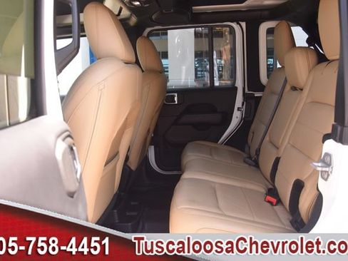 Used 2018 Jeep Wrangler Unlimited Sahara AWD/4WD image 21