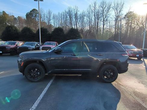 New 2026 Jeep Grand Cherokee Altitude AWD/4WD image 2