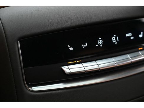 Used 2022 Cadillac Escalade Premium Luxury w/ Performance Package image 31