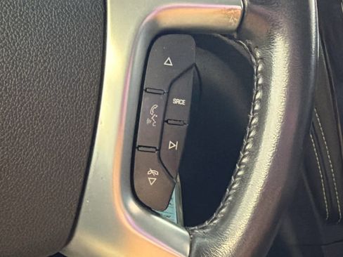 Used 2017 Chevrolet Traverse LT w/ Style and Technology Package FWD image 36