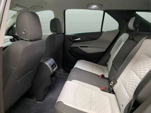 Used 2018 Chevrolet Equinox LS FWD image 11
